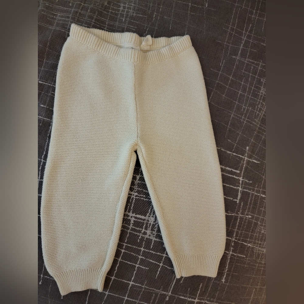 EUC Baby Gap 100% Cotton sweater pants, Cream, 6-12 Months